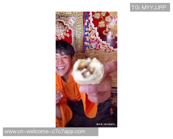 日本宅男圈新宠？牛高马大摔跤手顺手自拍照，也能让男网友炸锅！太心爱？